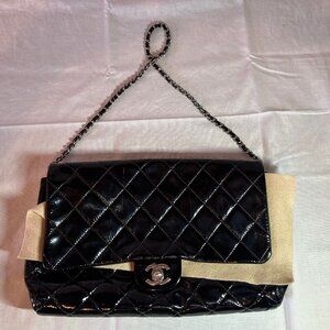 ✅ "2011 Chanel Lambskin Quilted Clutch – Black with Chain Flap – Rare & Elegant"